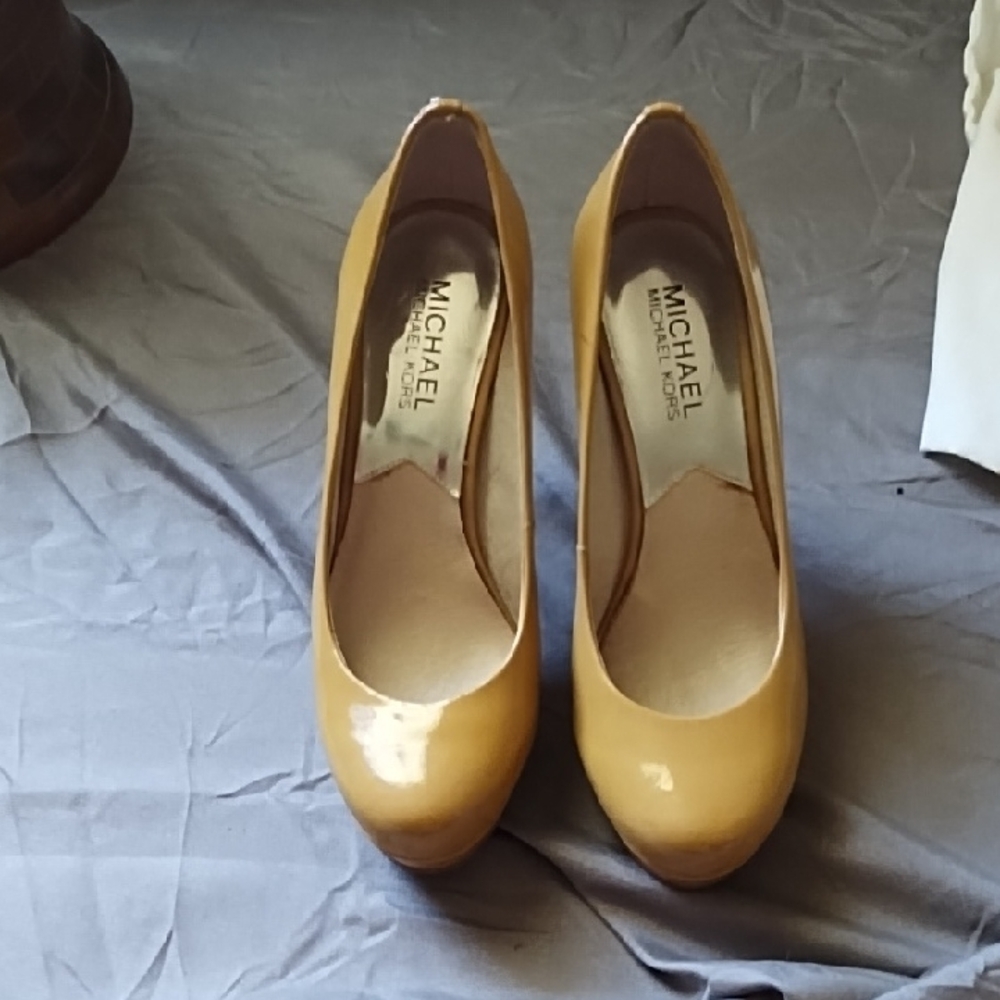 Michael Kors Tan Heels Classic Patent Leather